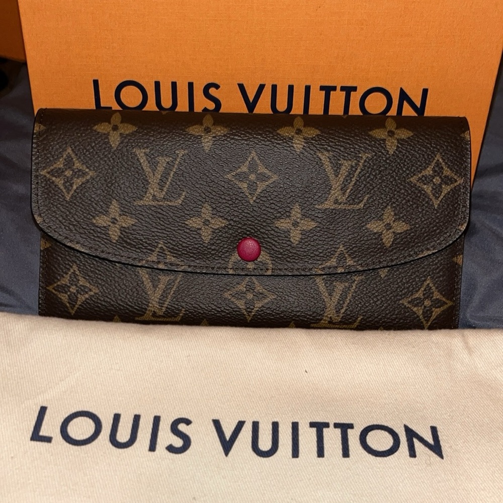 Louis Vuitton Emilie wallet